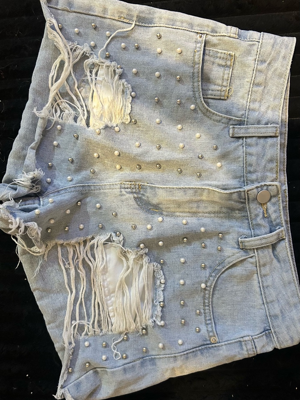 Light Blue Distressed Pearl-Embellished Women's Denim Shorts🤍🩵
